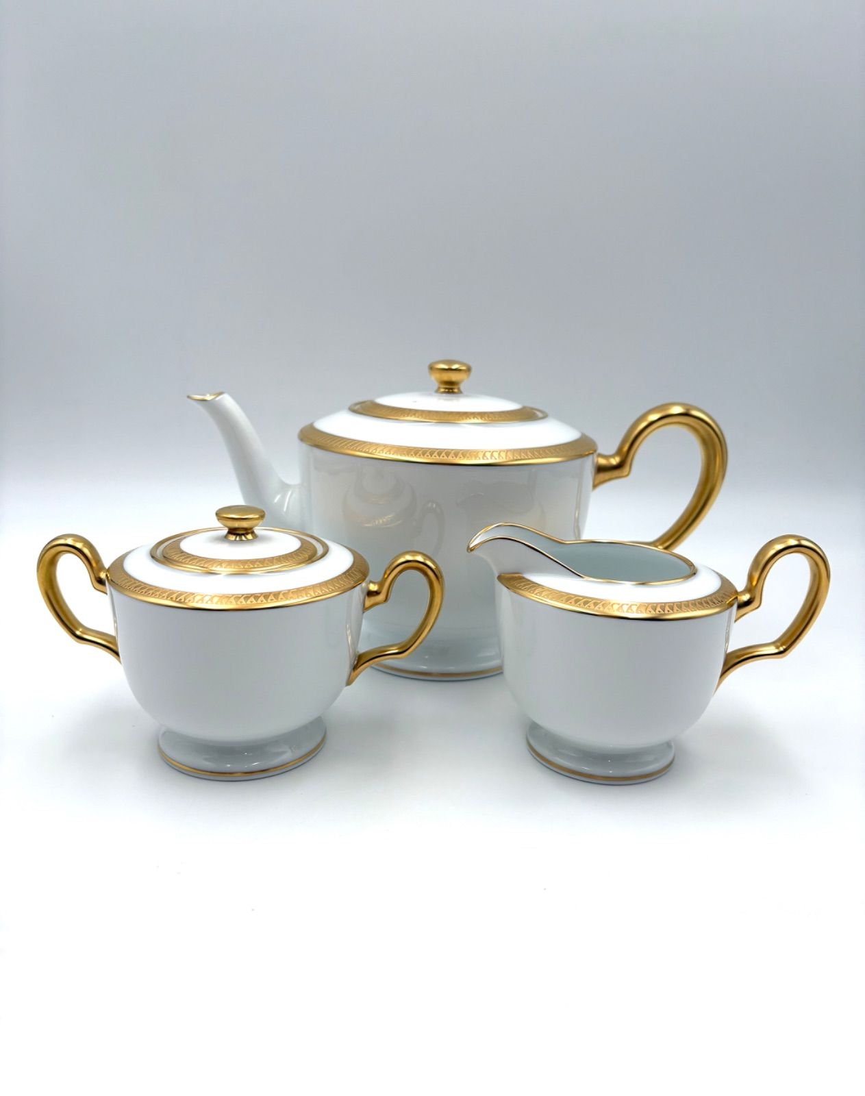 大倉陶園 OKURA 片葉金蝕 ホワイト ゴールド ティーポット シュガーポット クリーマー 大サイズ 3点セット ティーセット