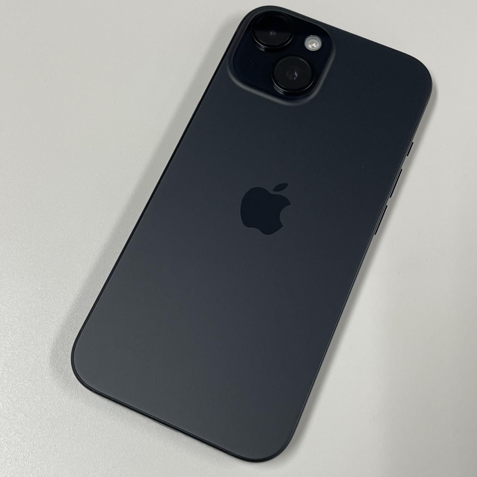 iPhone15ブラック 美品 docomo iPhone 中古 販売】iPhone 15 / 2023 / 128GB / ブラック