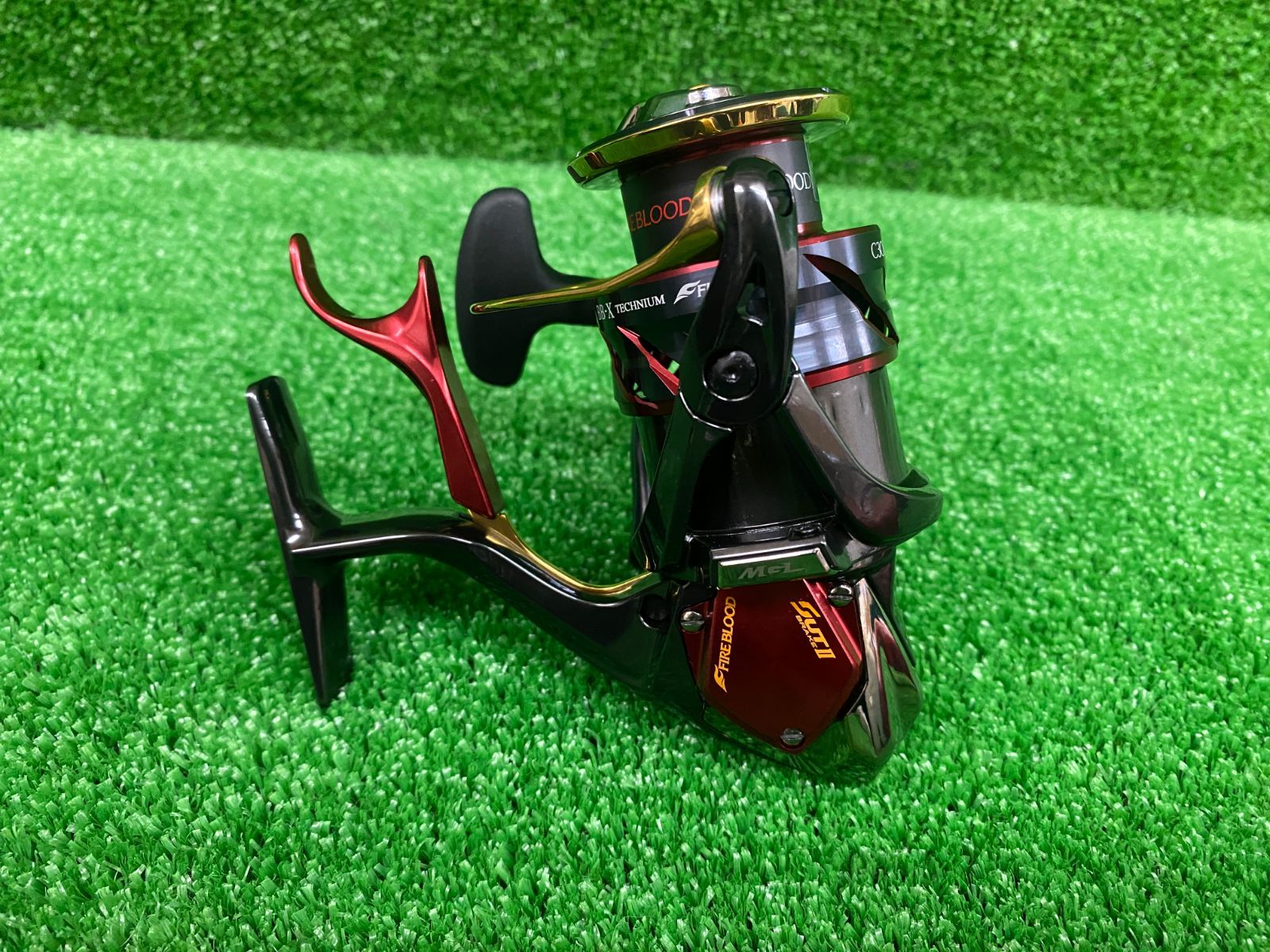 シマノ リール ファイアブラッド テクニウム C3000DXG 右ハンドル 24