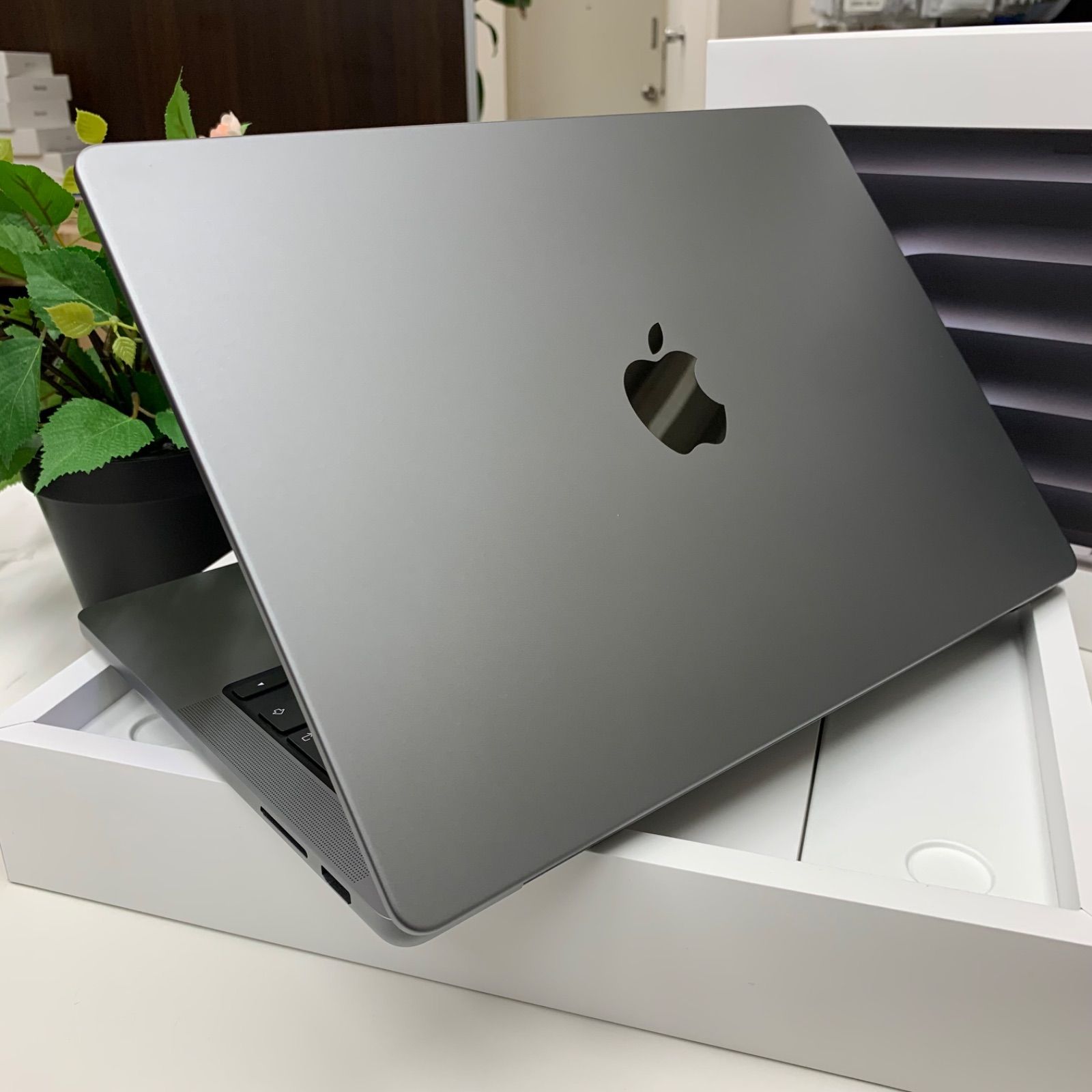 MacBook Pro 14インチ M3チップ 2023 スペースグレー