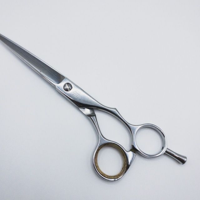 富士シザーの美容ハサミ6インチ