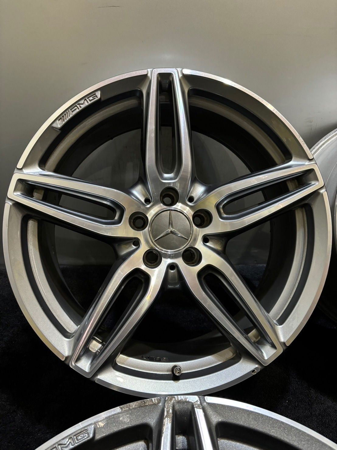 メルセデスベンツW213純正アルミホイール19インチ メルセデスベンツ W213 Eクラス AMG 純正ホイール 19インチ 4本 8J