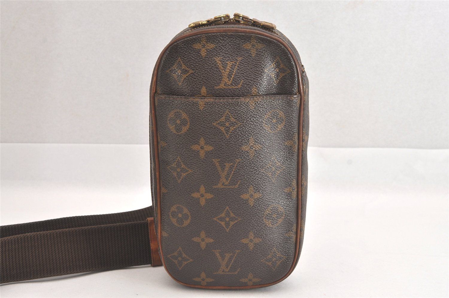 美品　ルイヴィトン　ポシェットガンジュ　モノグラム　ショルダーバッグ　茶　ボディ LOUIS VUITTON ルイヴィトン モノグラム ポシェット ガンジュ