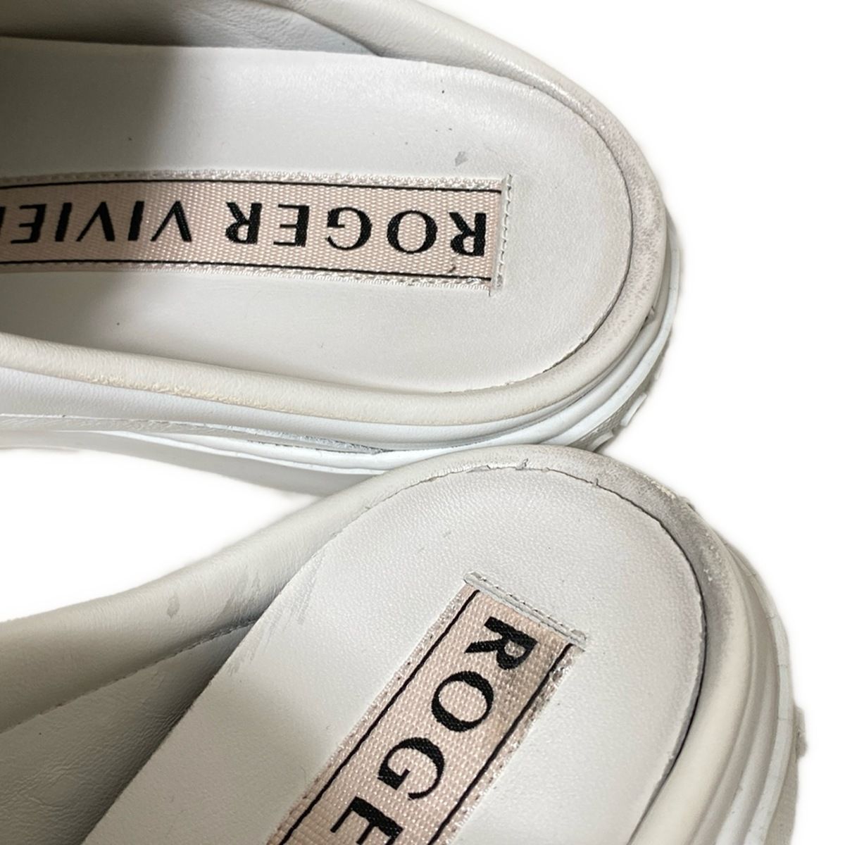 【美品】 ロジェヴィヴィエ　ミュール　37 アイボリー 美品】 ロジェヴィヴィエ ミュール 37 アイボリー - メルカリ