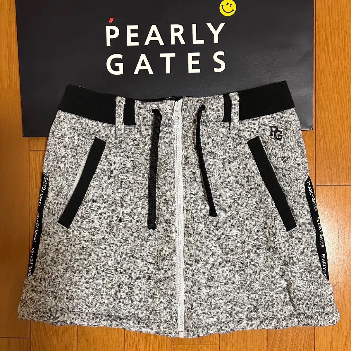 お値下げ不可‼️パーリーゲイツ　00 ヤシの木柄　スカート　新品未使用 PEARLY GATES パーリーゲイツ スカート ヤシの木 総柄 ホワイト