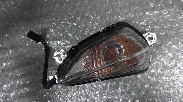 アヴェニス125　EA12J-103xxx　の　Fウインカー　左　傷:#1732675514