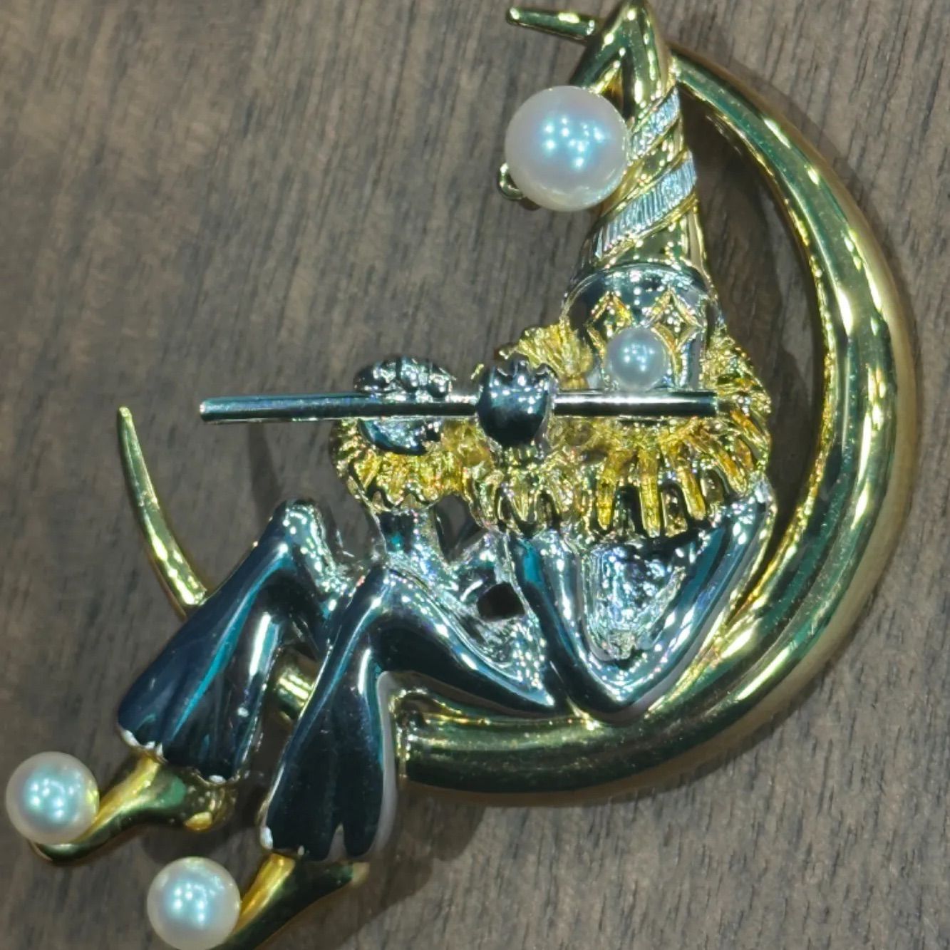 MIKIMOTO フルートを奏でるピエロブローチ MIKIMOTO フルートを奏でるピエロブローチ