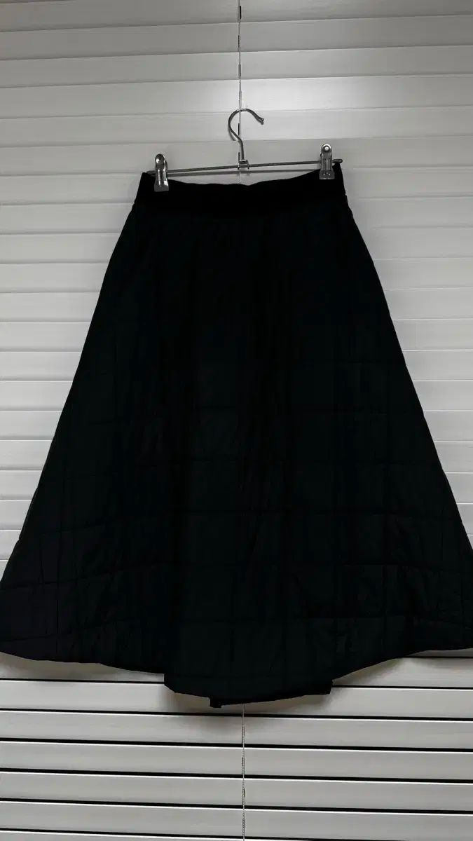 Vivienne Westwood ヴィヴィアン ウエストウッド 刺繍 ブラック キルティング ダウン スカート ラウンド時に良し ゴルフスカート