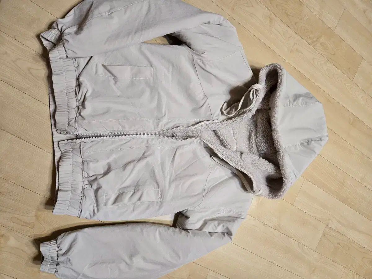 lululemon(ルルレモン) ボア ジップアップパーカー フード付き