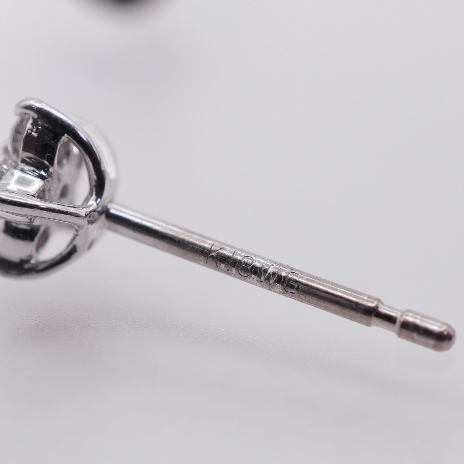 ポンテベッキオのブラックダイヤピアス Ponte Vecchio