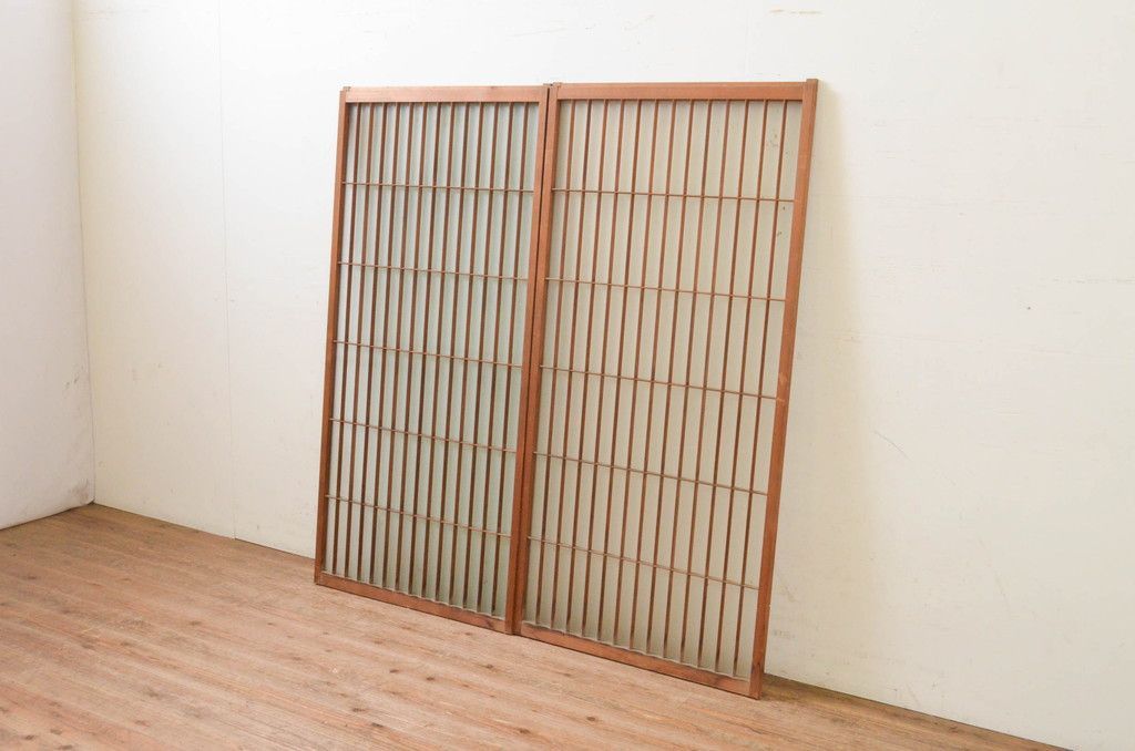 木製障子 両開き 格子デザイン　引き取り限定　アンティーク　昭和レトロ　建具 r-05921101.jpg