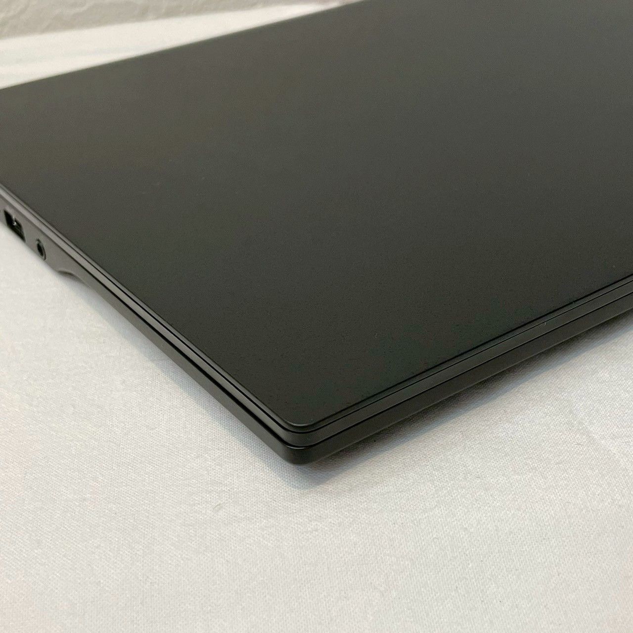 「メリカリ」 LIFEBOOK FMV Zero 極美品】FMV/LIFEBOOK/Zero/Ultra/5/125U/8GB/SSD/256GB