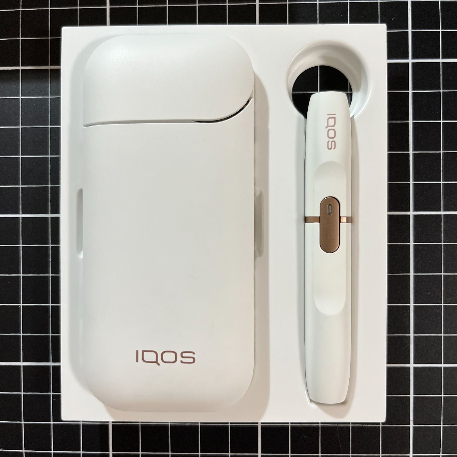 アイコス IQOS 本体キット 白 ホワイト 製品未登録 新品未開封品 レシート付き 国内正規品 新パッケージ 2017年4月26日購入分 IQOS アイコス 本体キット ホワイト 白 製品未登録 新品未開封品 国内