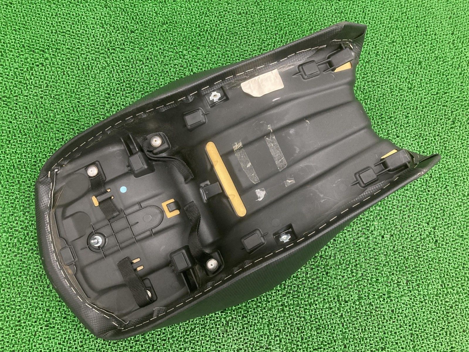 ディアベル シート 96700310B ドゥカティ 純正 バイク 部品 ハイシート