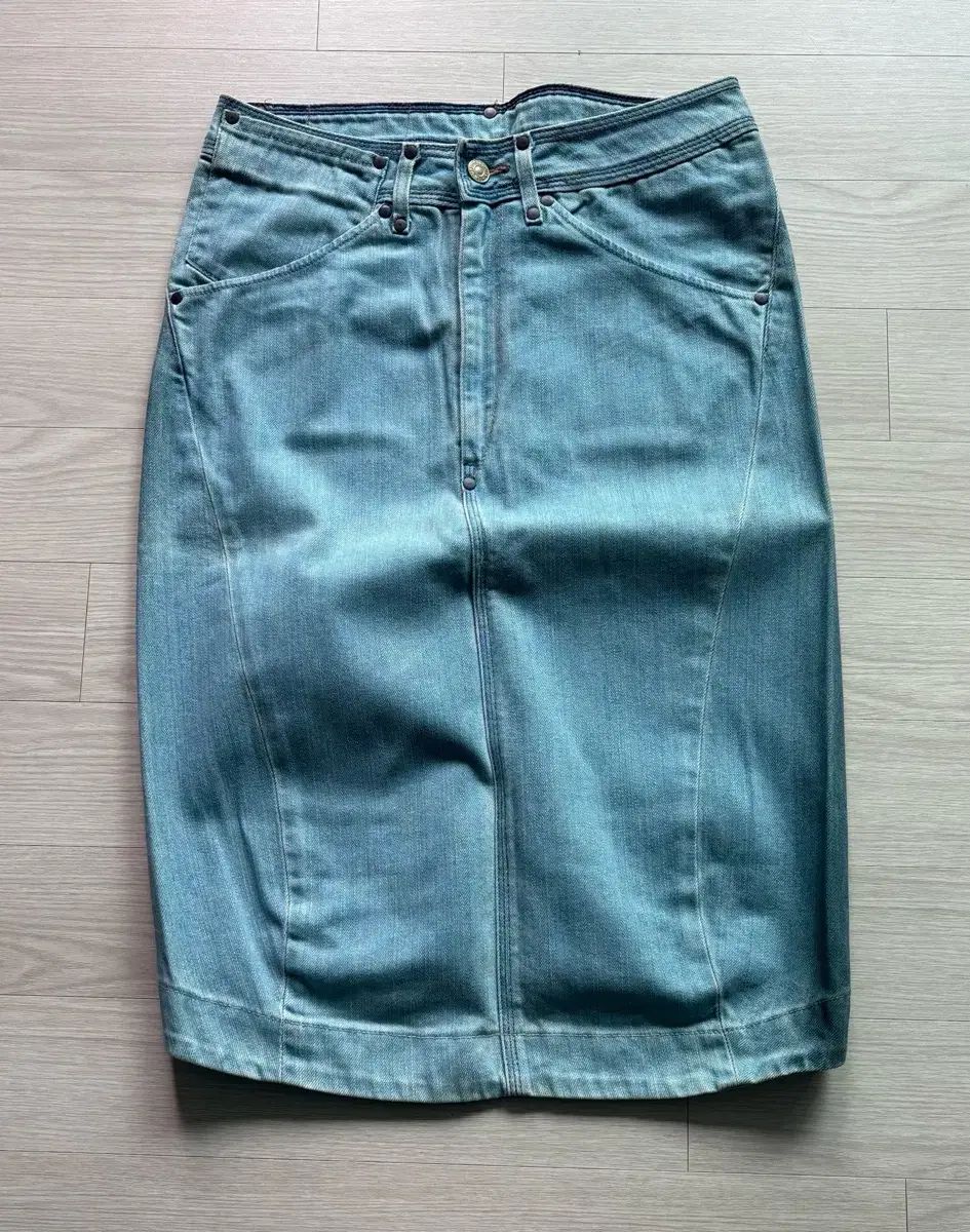 LEVIS RED Girls Day ＆ Night Skirt
