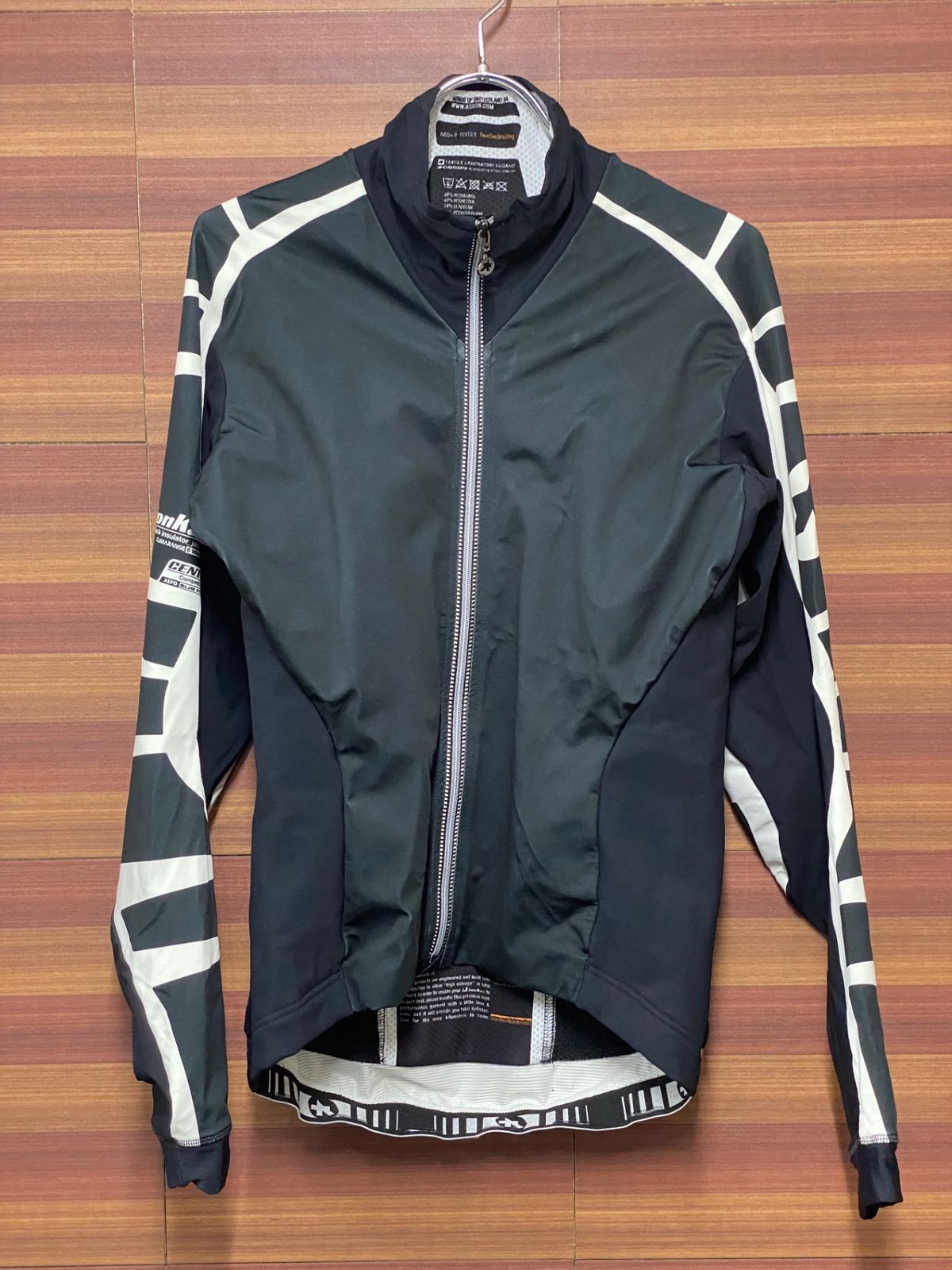 ストア 【即納！】ASSOS（アソス）冬用サイクルジャケット M ブラック