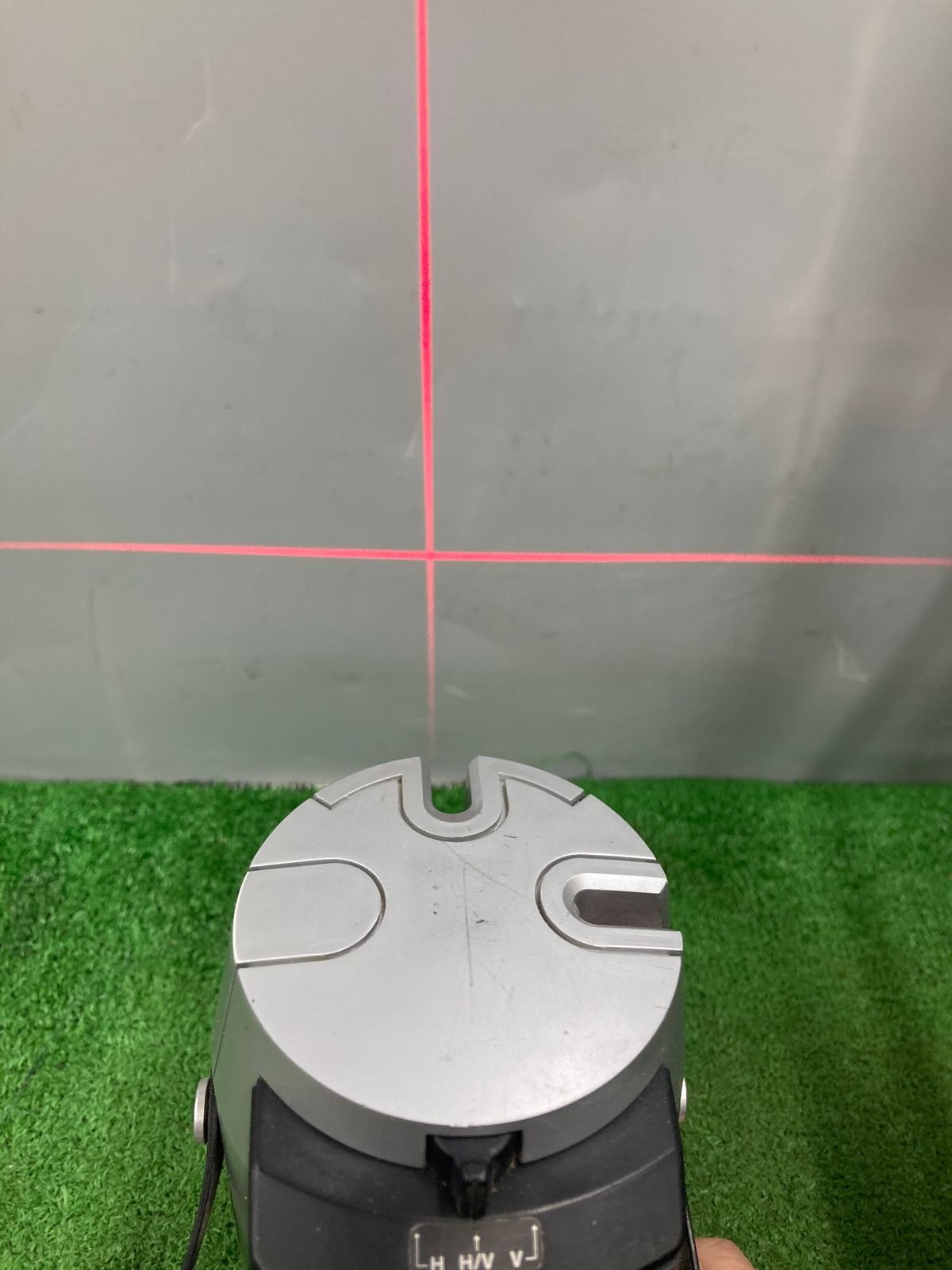 レーザー墨出し器