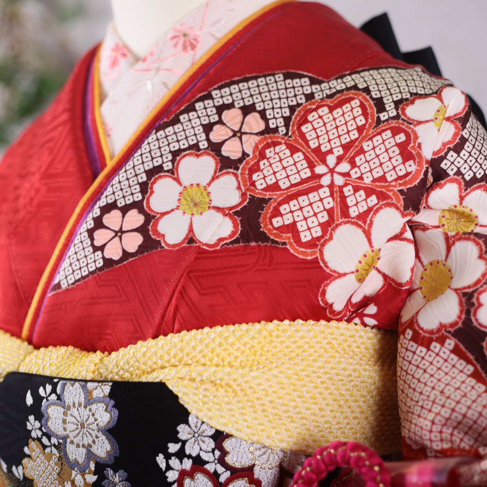 【美品】振袖フルセット セール】 仕立付き 正絹振袖 フルセット32点 白色 くすみ色 花柄