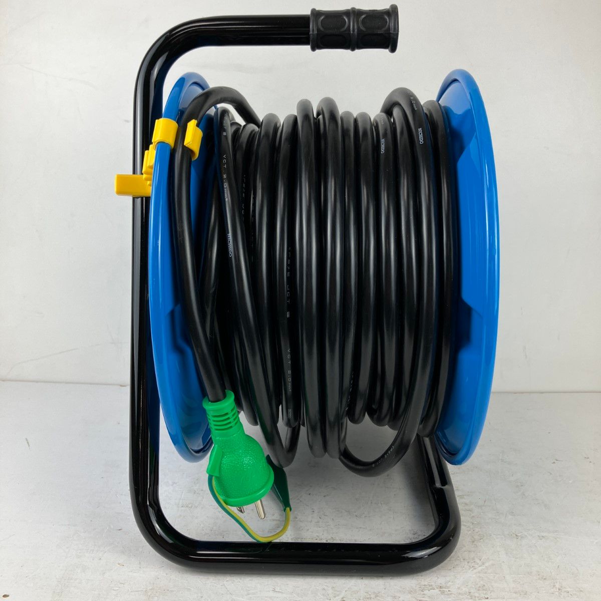 100v