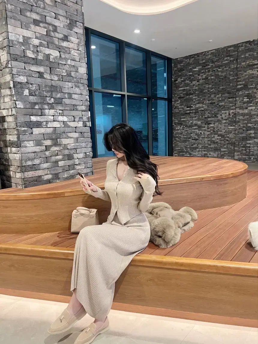 シグネチャー LINE ニット カーディガン スカート セット