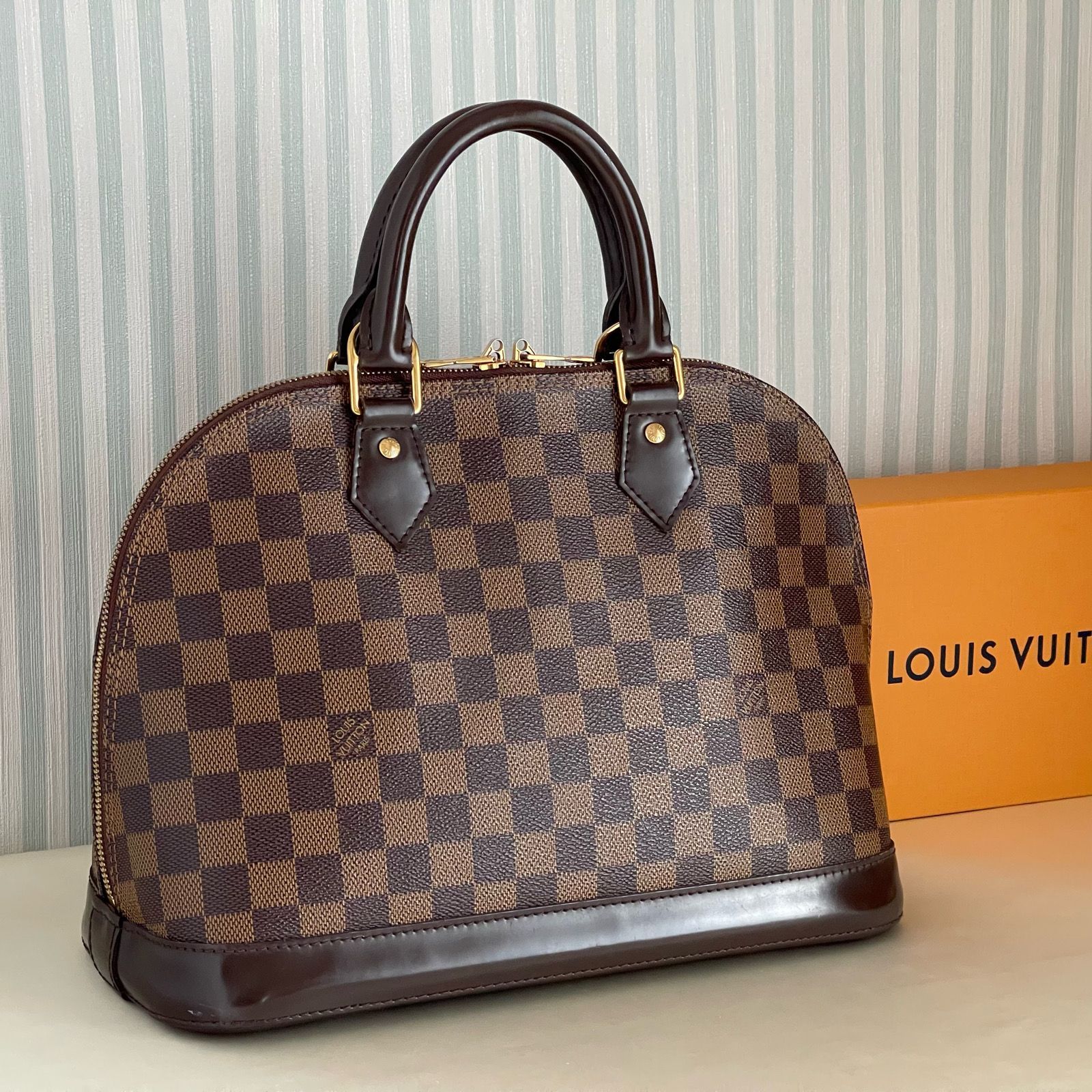 極美品Louis Vuittonルイヴィトン　ダミエ　アルマ ハンドバッグ