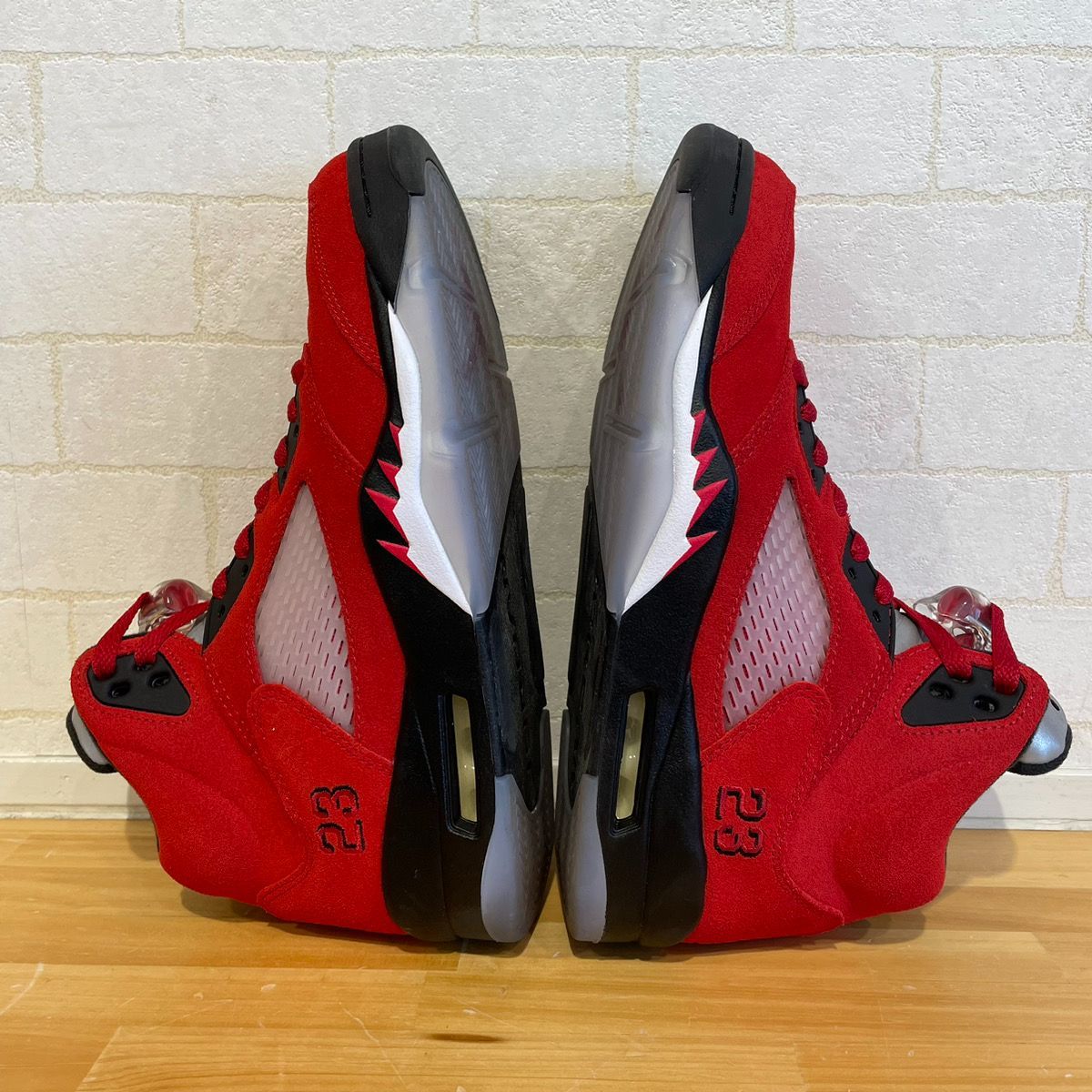 エアジョーダン5 レトロ 赤 黒 白 レイジング ブル 27cm箱付き ナイキ エアジョーダン 5 レトロ レイジング ブル