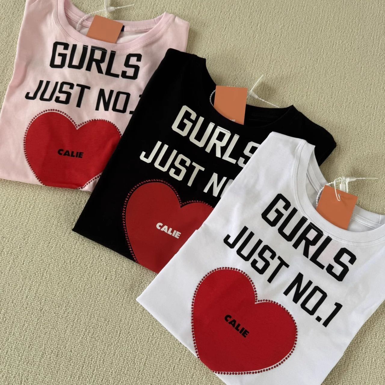 ASIF CALIE★韓国★人気★GURLS JUST T-SHIRT 半袖Tシャツ 3色 asifcalie GURLS JUST NO.1 T-SHIRT 半袖Tシャツ 韓国人気