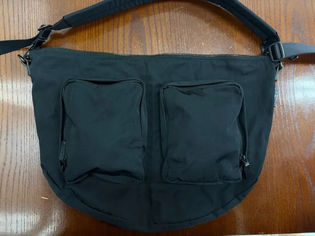 AMIACALVA ギャバジン ボディバッグ クロスバッグ