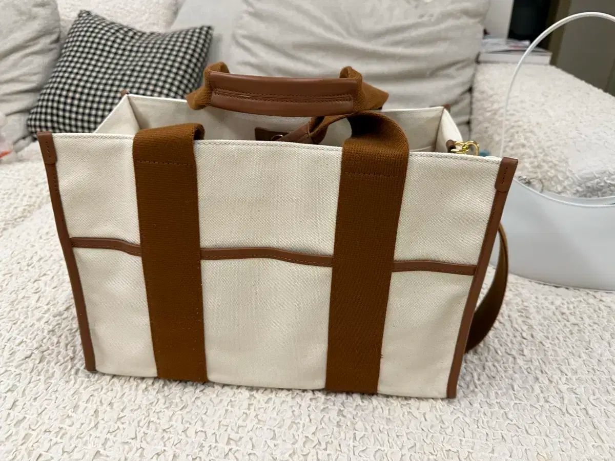 リアズール おむつバッグ