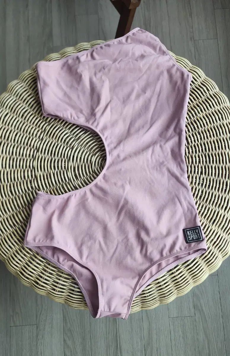 ケリースポーツ ポールダンス ウェア