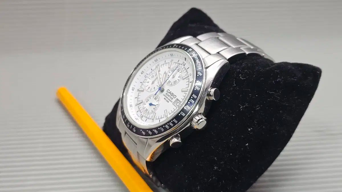 CASIO カシオ 時計 ー EDIFICECASIO エディフィス クロノ 白文字盤