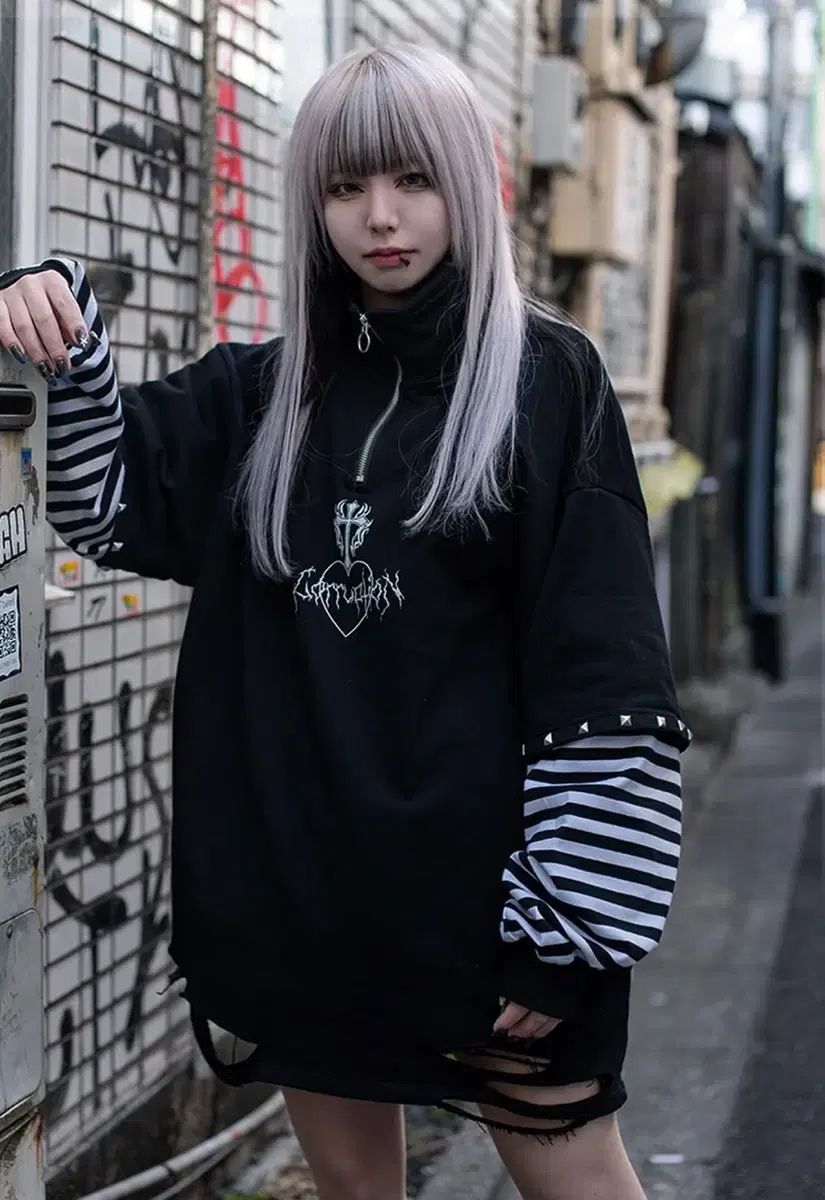 Ililil イルイルイルイル トレーナー シャツ ユニセックス 地雷系