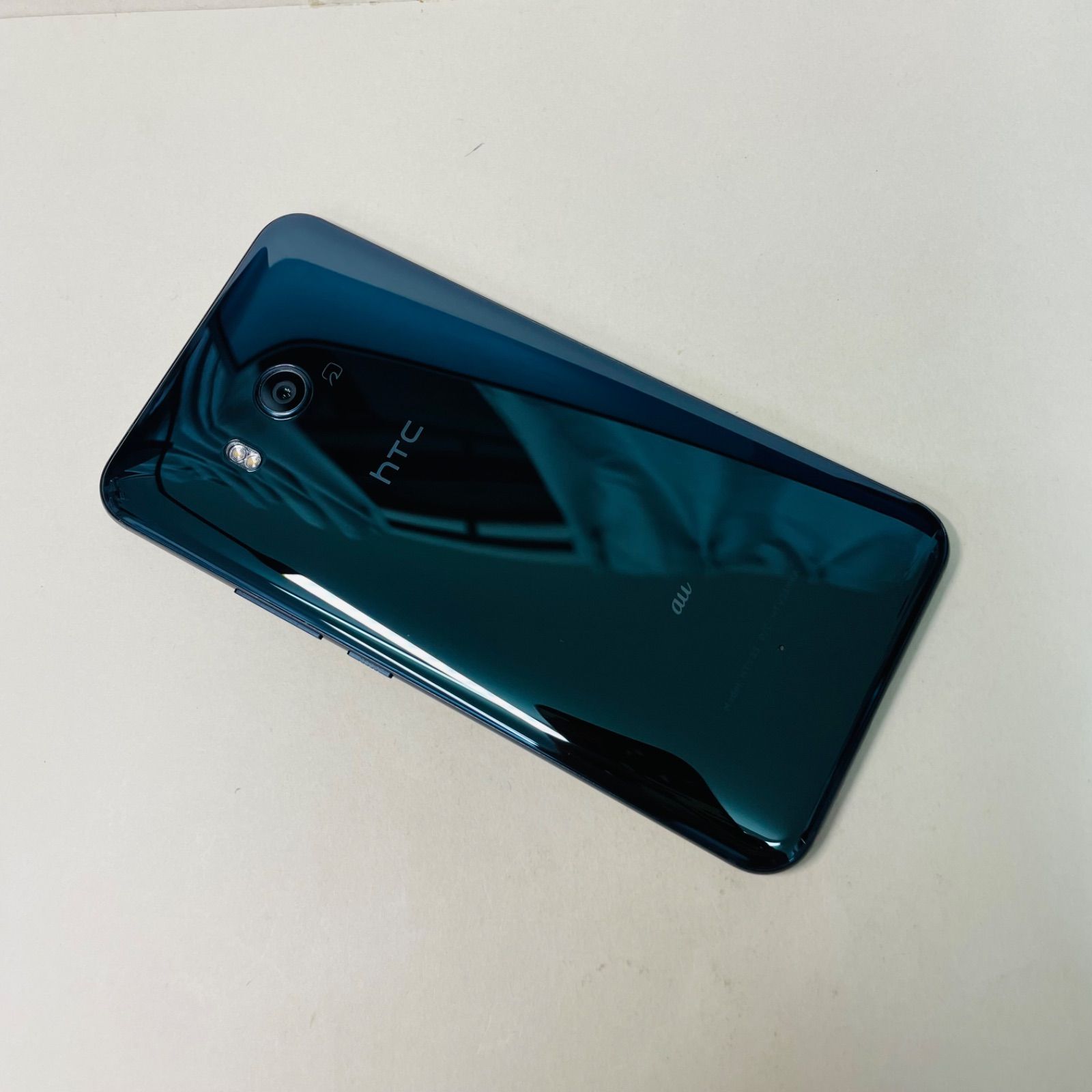 美品 HTC U11 HTV33 SIMロック解除済 Soc835
