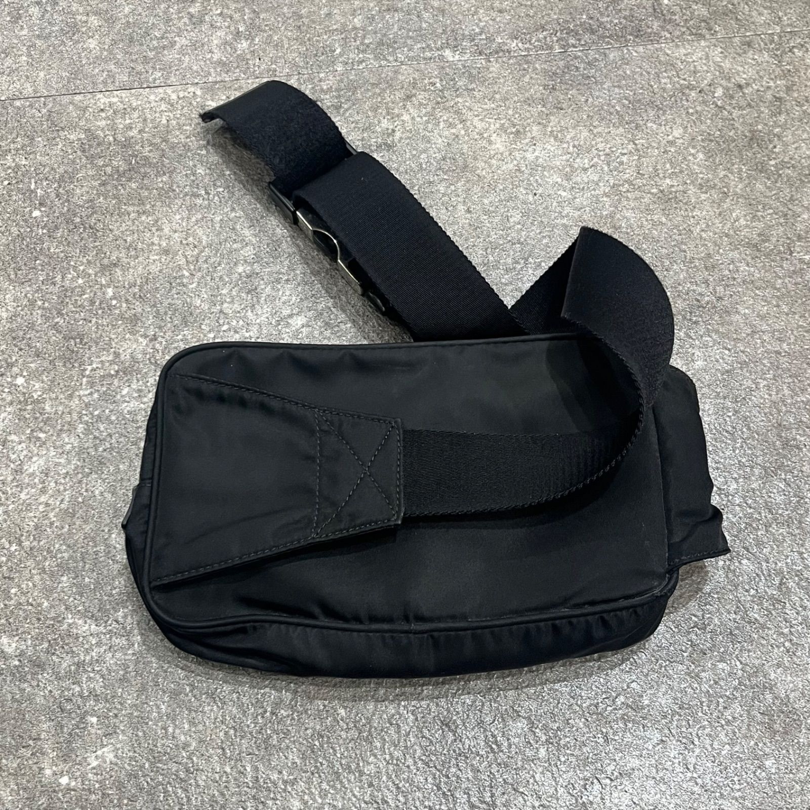 PRADA プレート ボディー ショルダーバッグ 鞄 プラダ 2VL977 PRADA プレート ボディー ショルダーバッグ 鞄 プラダ 2VL977