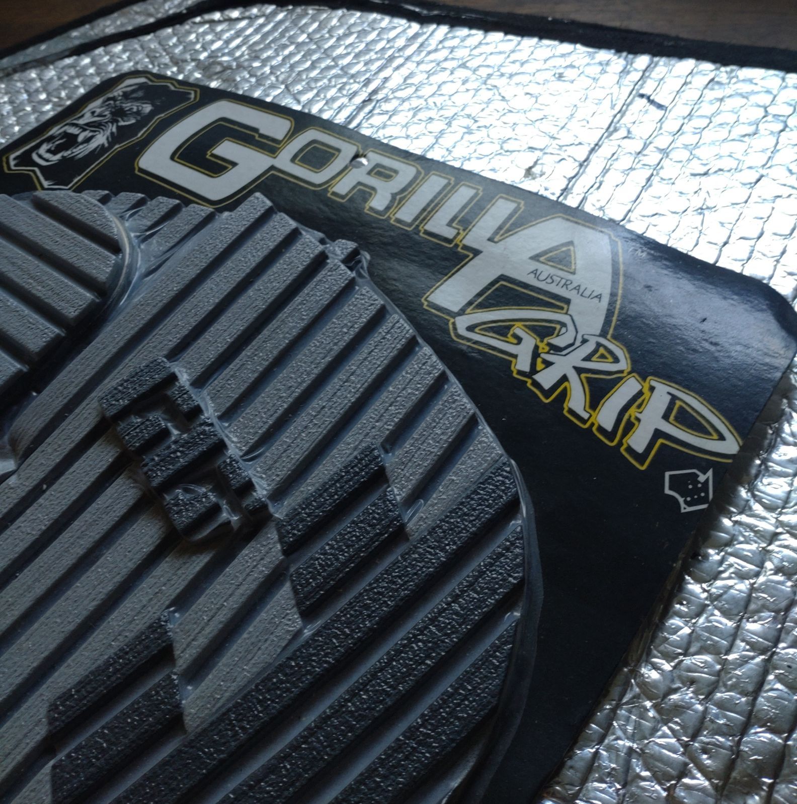 GORILLA＜税送料込＞ゴリラ グリップ　各種マリンスポーツの板のグリップ度に GORILLA＜税送料込＞ゴリラ グリップ 各種マリンスポーツの板の