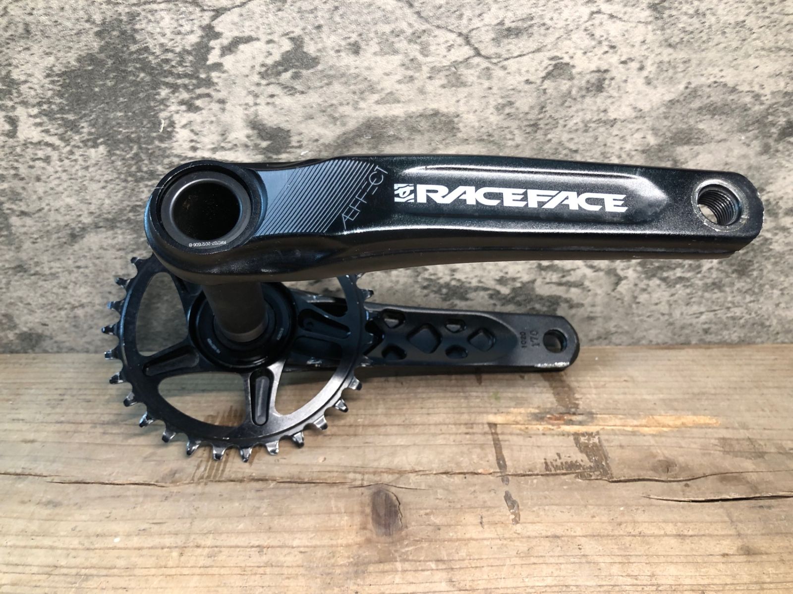 Race Face Aeffect R クランクセットBB付き Aeffect R Crankset – Race Face