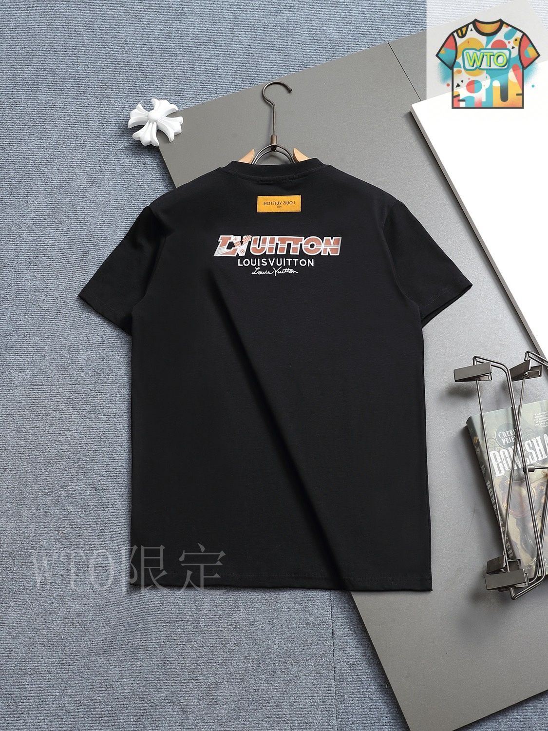 刺繍ロゴが映える☆LOUIS VUITTON☆クロップドトップス 7f489b491faaf6eaa887afd24f8f18