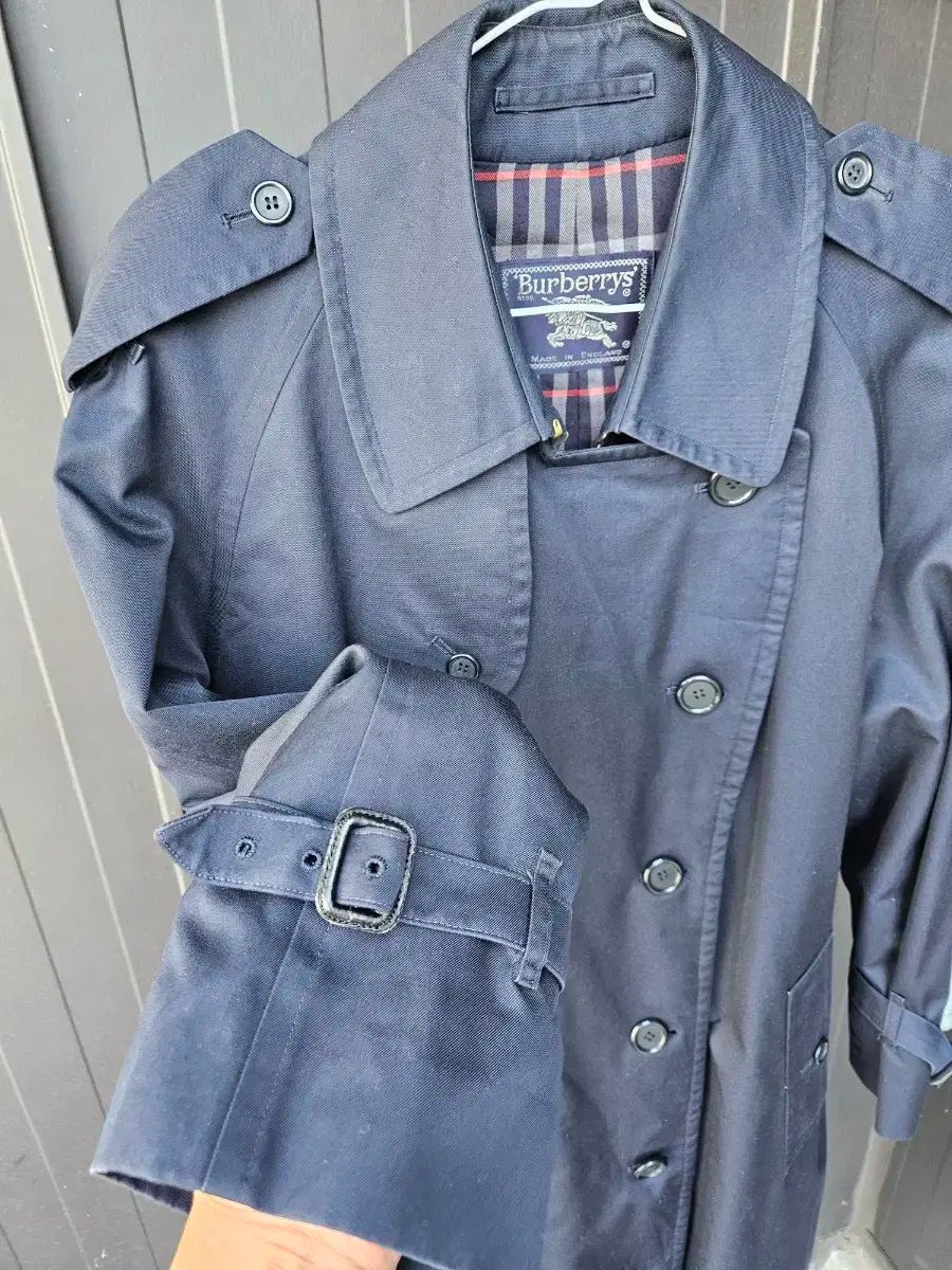 Burberry ネイビー ダブルブレスト トレンチコート Burberry