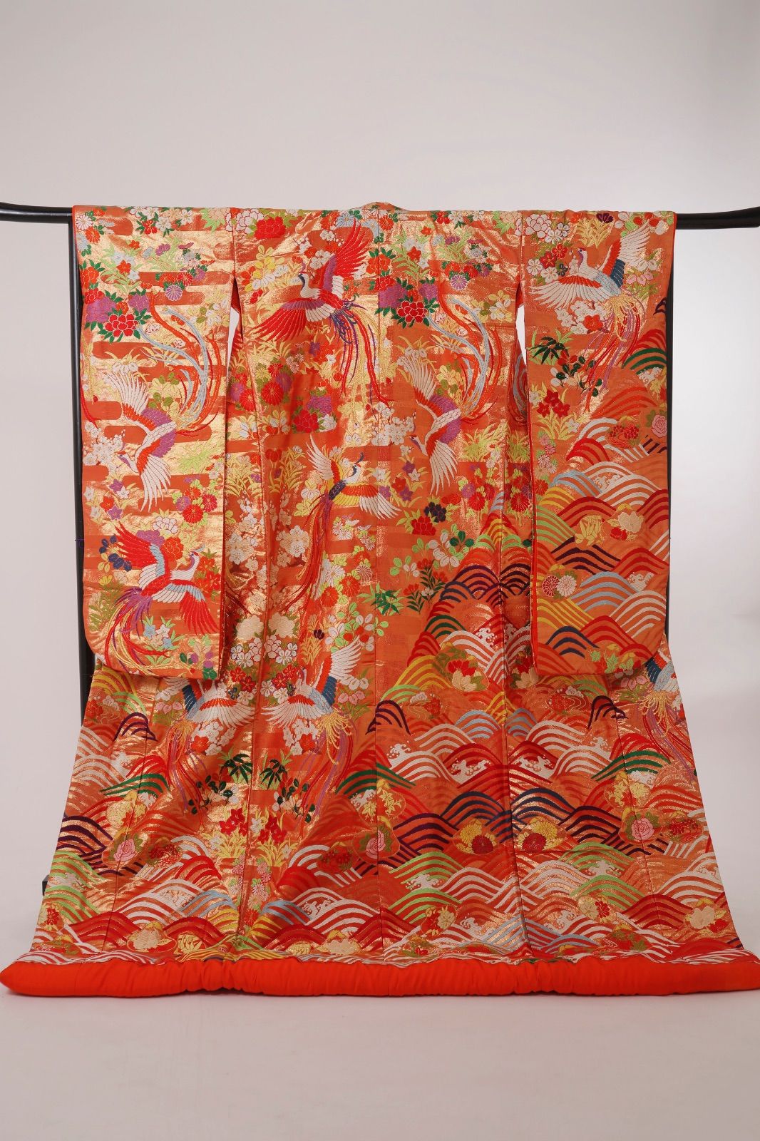 色打掛 赤 鳳凰に波や花々 japanese wedding wear