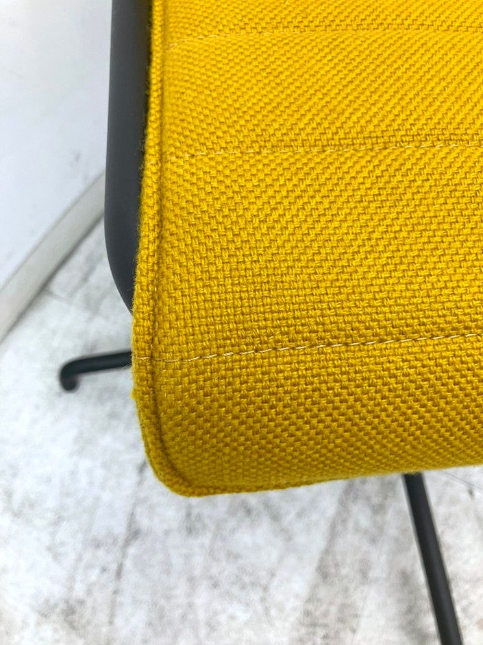 ミーティングチェア