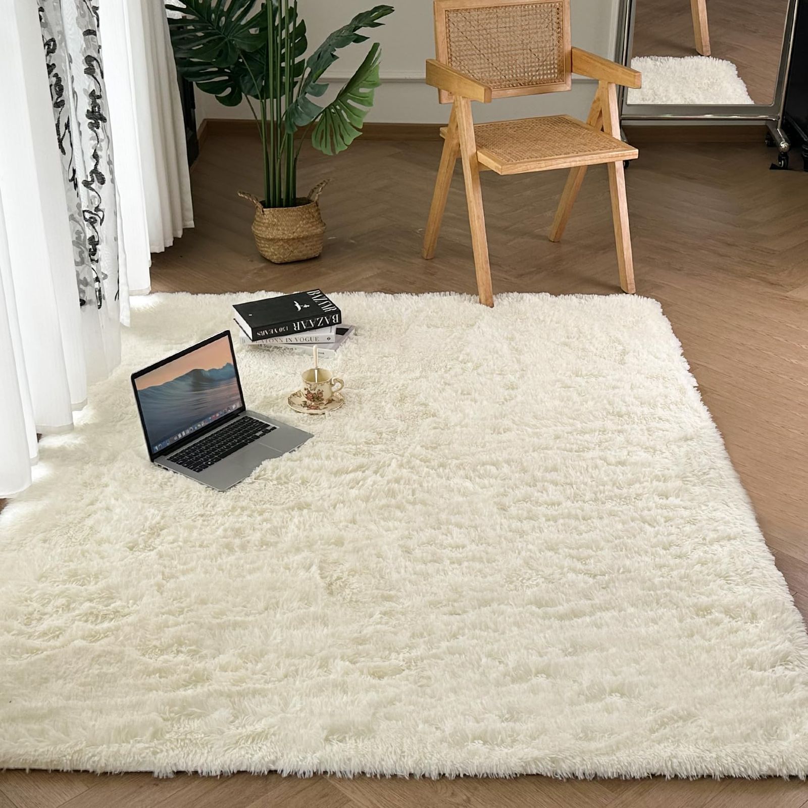 カーペット SpyFlyLie ラグマット 中層 30D高密度ウレタン 厚さ約1.2cm と低反発 厚手加工 洗えるラグ 抗菌 ふわっと手触り優しいフランネルラグ 折り畳み 長方形 滑り止め付 防ダニ 抗菌 防臭 防音絨毯 オールシーズン快適に使用 ８