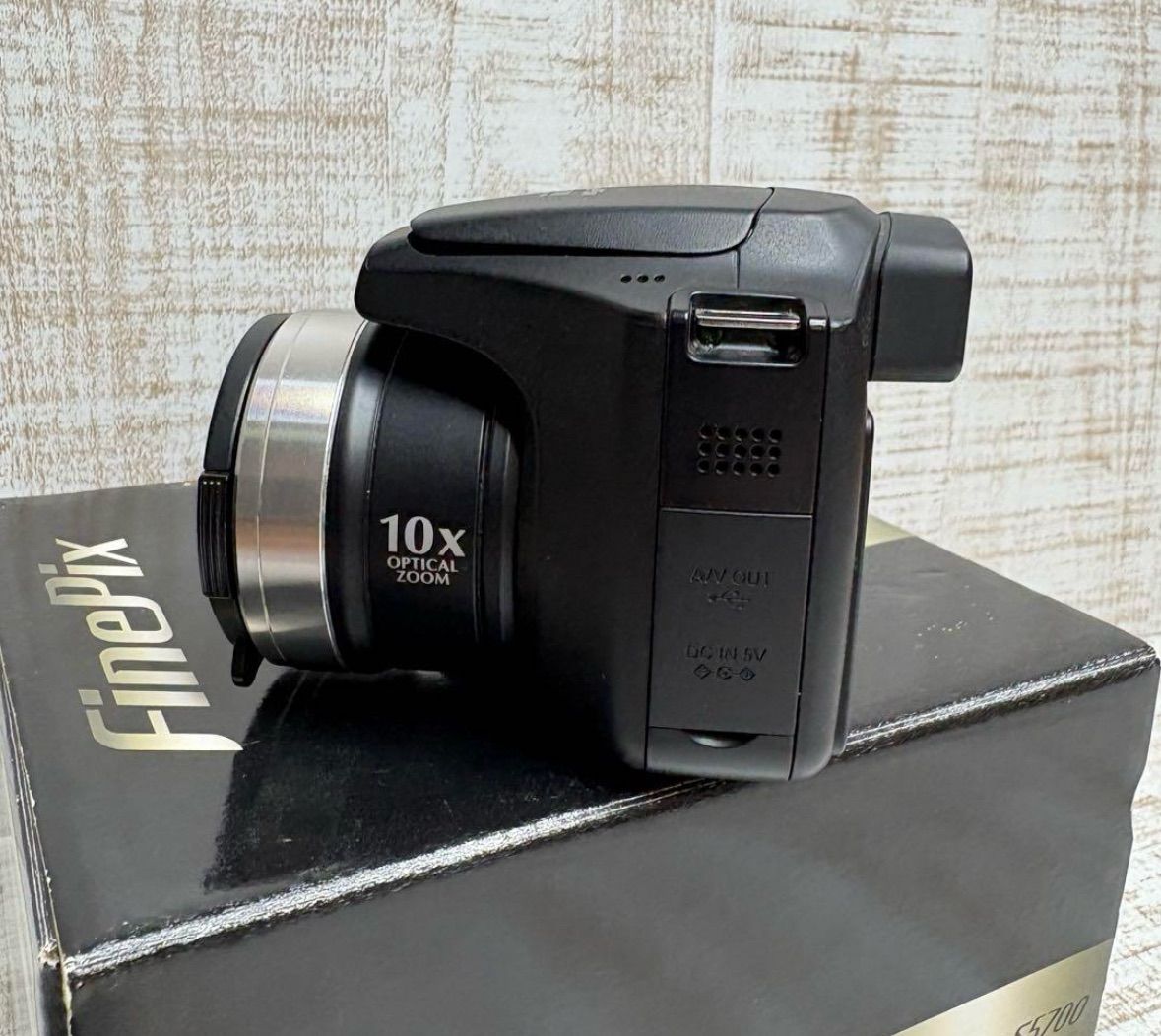 FUJIFILM Finepix S5700 フジフィルム