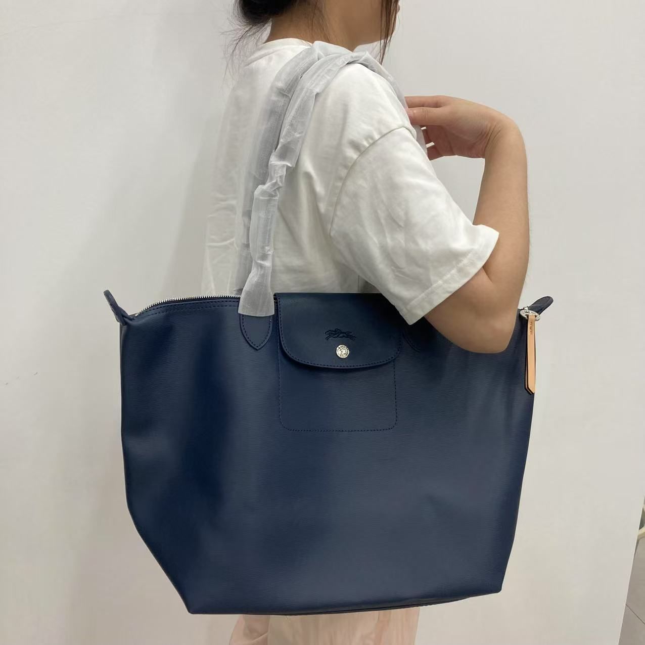 LONGCHAMPロンシャンル プリアージュシティCity 肩掛け L ネイビー