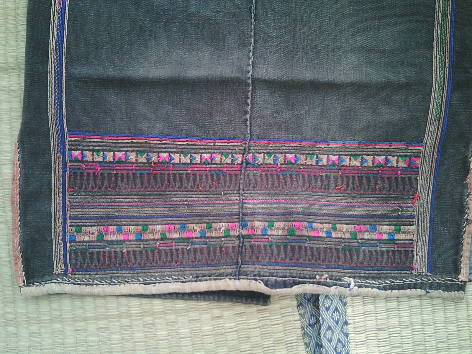 袖口 刺繍