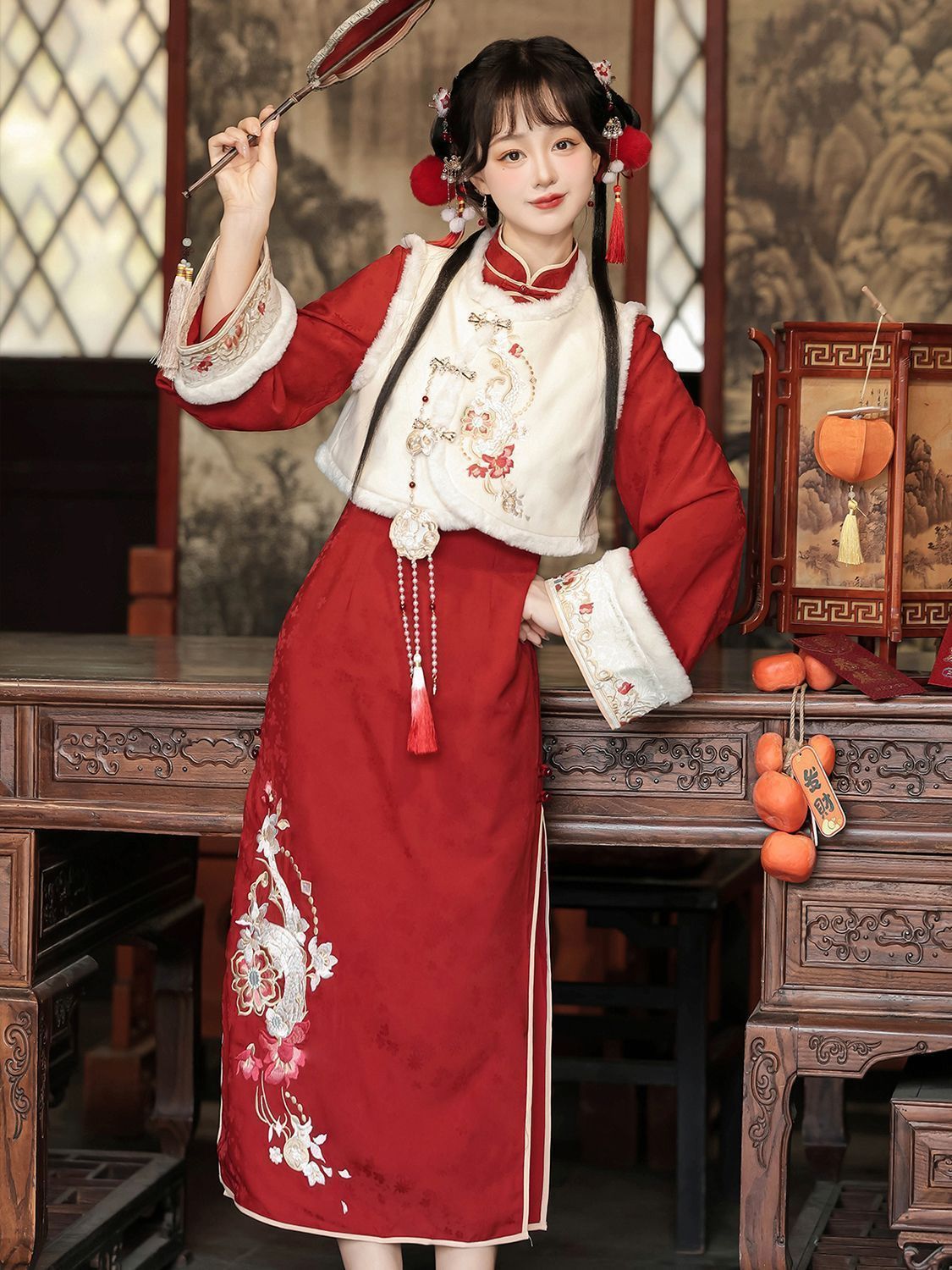 祥蛇献瑞 龍年デザイン 漢服3点セット チャイナドレス＋ベスト＋掛け飾り 新年春節対応 秋冬起毛 漢服 優雅な中国風 撮影会 舞台演出 推し活 イベント用 レディース 高品質 プレゼントにも最適