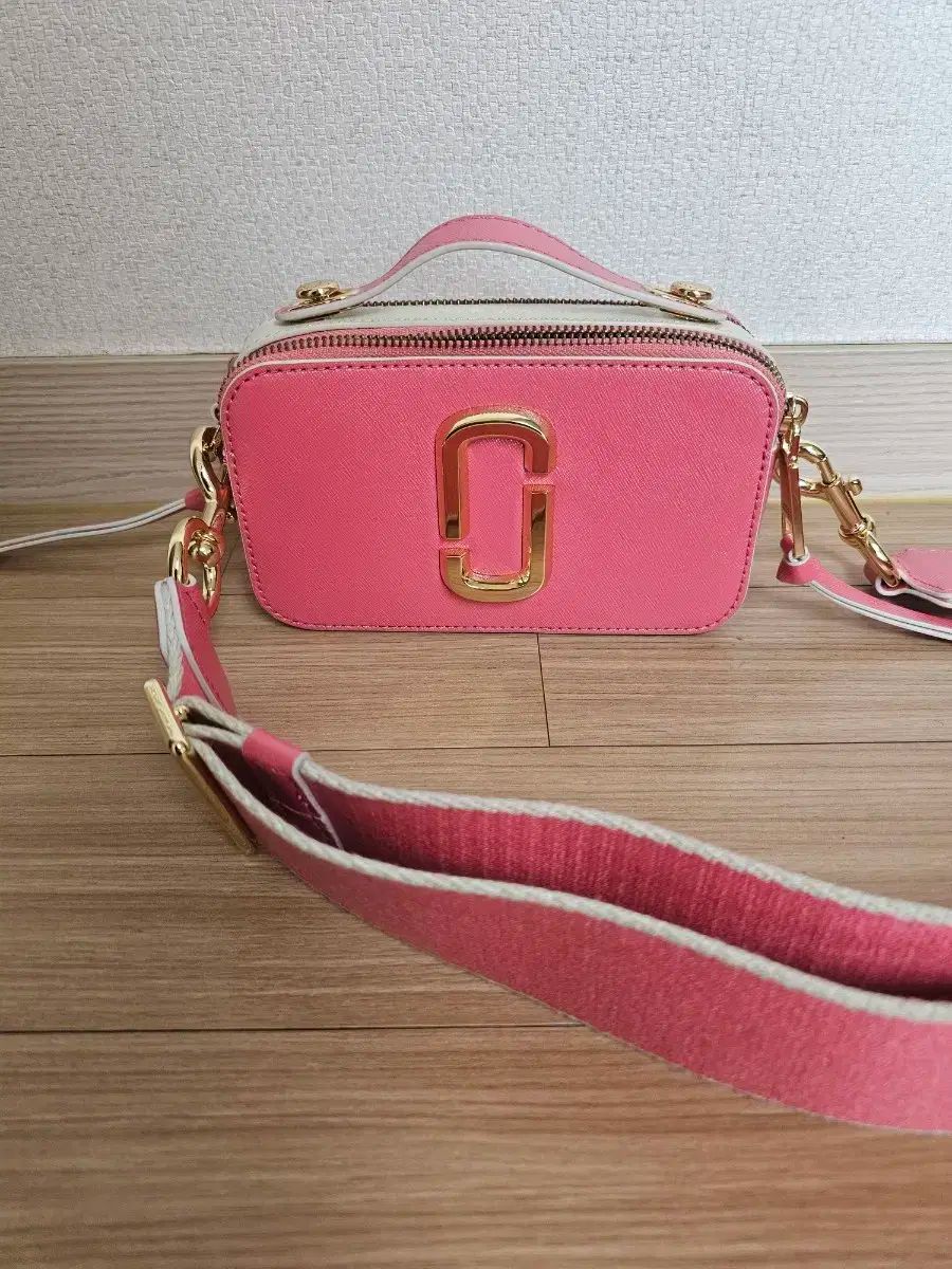 Marc Jacobs マーク ジェイコブス スナップショット ピンクグレープフルーツ クロスバッグ