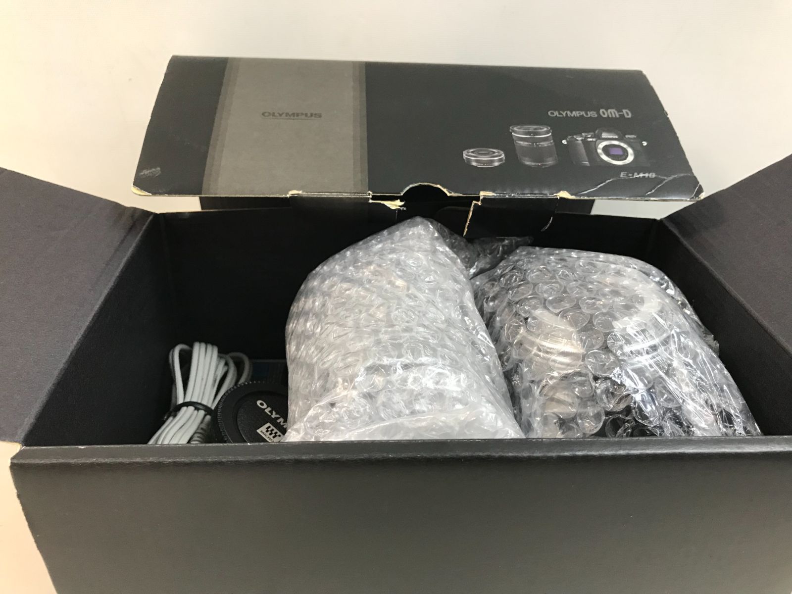 ☆38-750】□ジャンク□OLYMPUS E-M10 Mark III ボデｨ/望遠