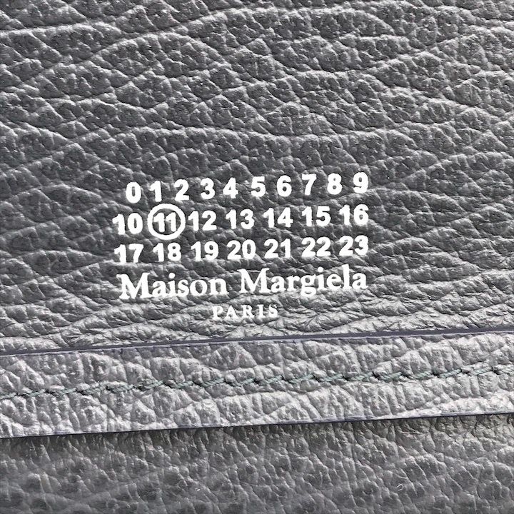 未使用品 保管品 Maison Margiela メゾン マルジェラ レザー ミニ チェーン ウォレット 長財布 レディース ネイビー k6773 未使用品 保管品 Maison Margiela メゾン マルジェラ レザー ミニ