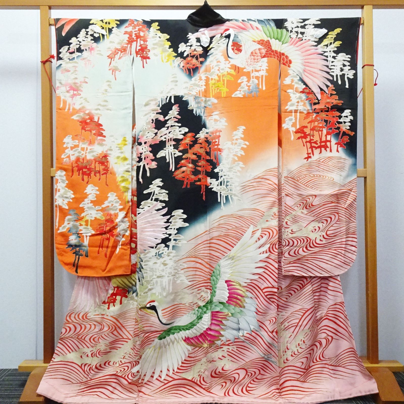 セミアンティーク 振袖 五つ紋 鶴 松 刺繍【94699】 - メルカリ