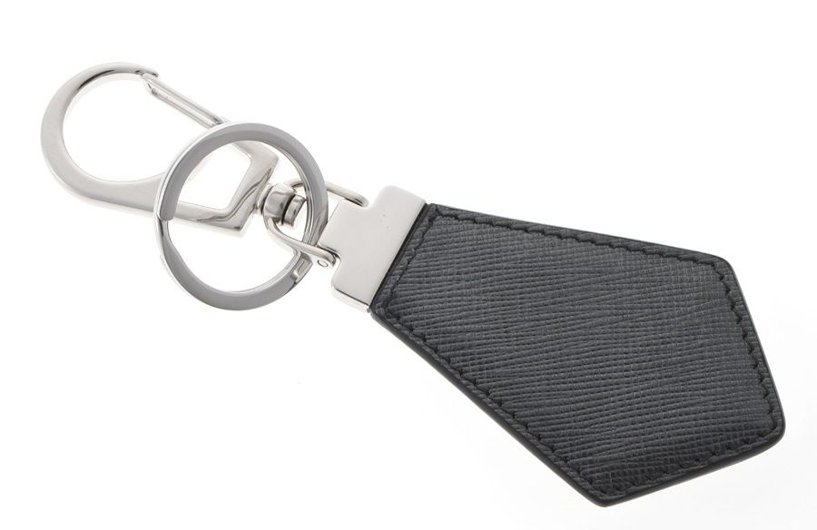 お楽しみに。 プラダ PRADA サフィアーノレザー キーリング トライアングルロゴ キーホルダー 2PP041 レザー メタル パラディオ グレー系 商品番号 E-159230 一番人気!!